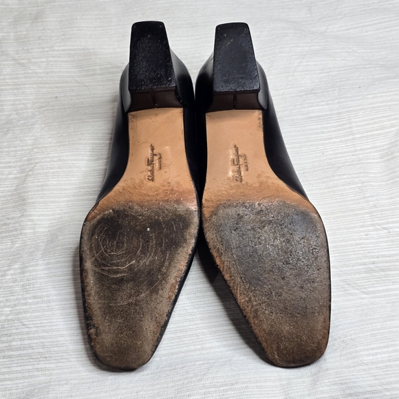 Salvatore Ferragamo Women's Classic Black Heels - Picture 5 of 5